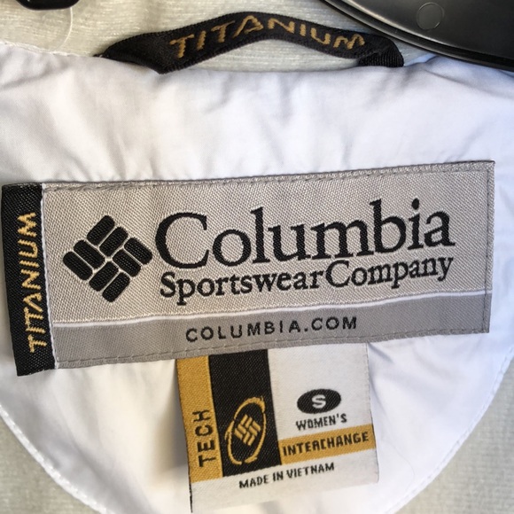 Columbia - S - Winter Ski Jacket - light puffy jacket with shell - Picture 3 of 15